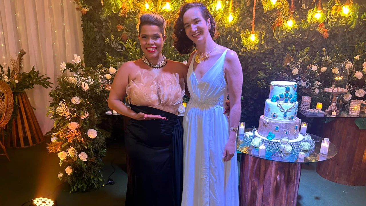Karina Santos e parceiros celebrando o projeto