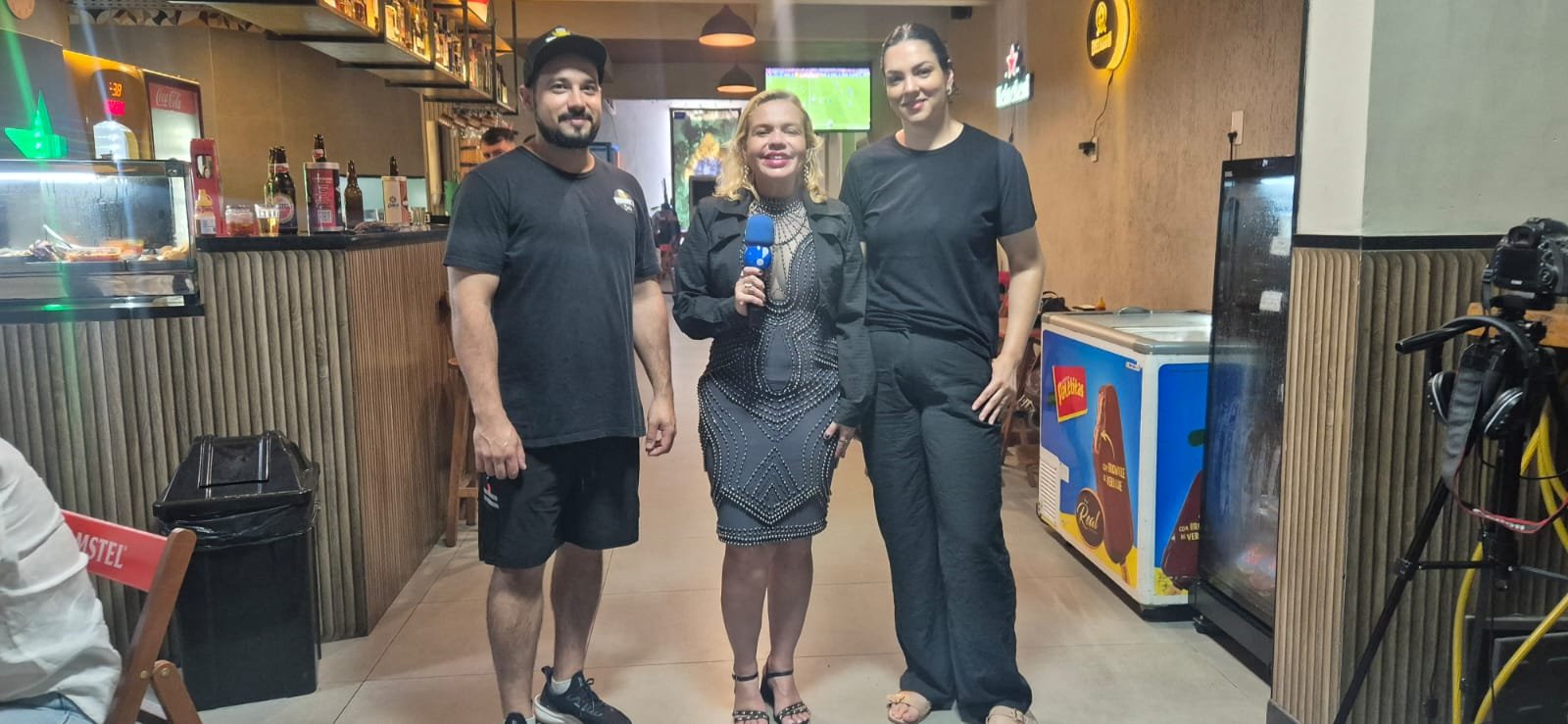 Cola que é Sucesso marca presença no Pedronis Bar