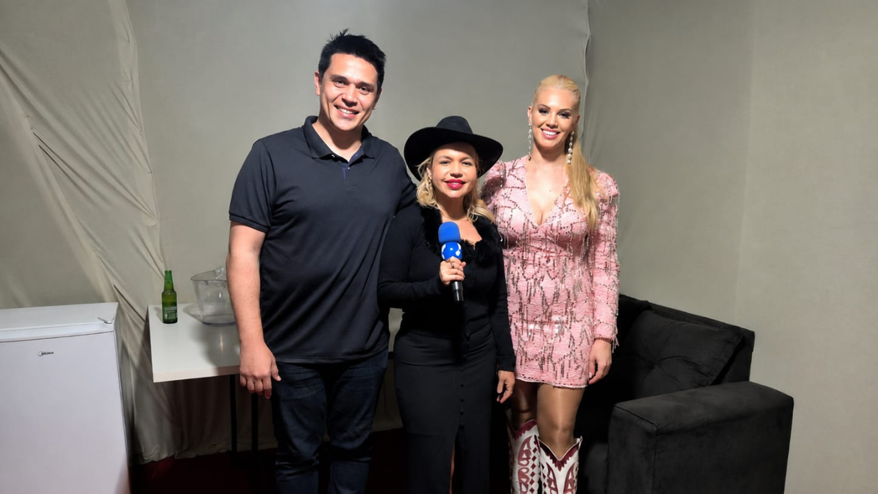Carol Camurugy com o prefeito João Paulo Nali e a primeira-dama Léia Ringuier Nali
