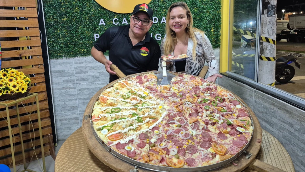 Point Cristão é destaque com a famosa pizza gigante