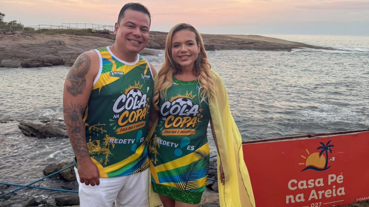 Apresentadora Carol Camurugy e convidado na Casa Pé na Areia