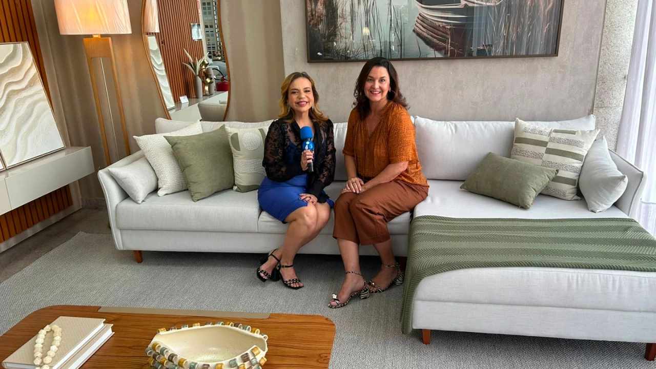 Carol Camurugy e Ana Paula Pagotto Fantin no cenário da Artenza