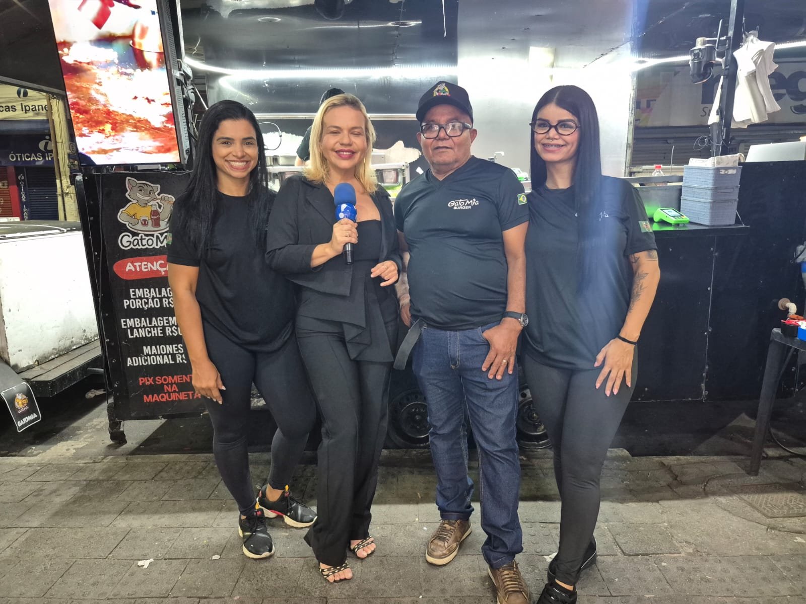 Cola que é Sucesso marca presença no Food Truck GatoMia, em Cariacica