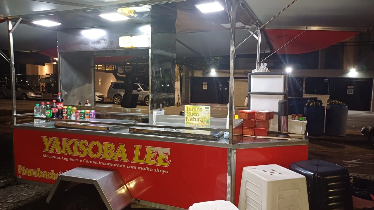 Trailer e estrutura do Yakisoba Lee