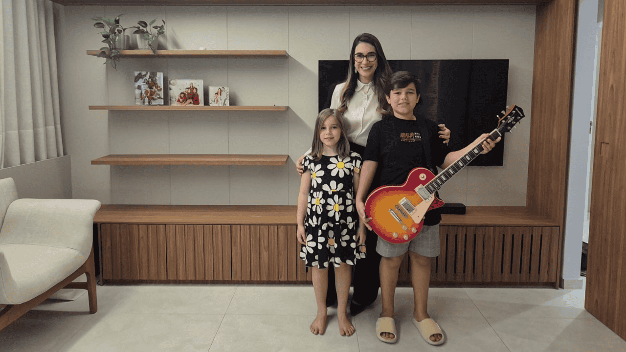 Rogéria Heringer e seus filhos